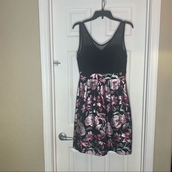 Enfocus Studio Black Floral A Line Dress Size 8 - Picture 2 of 9